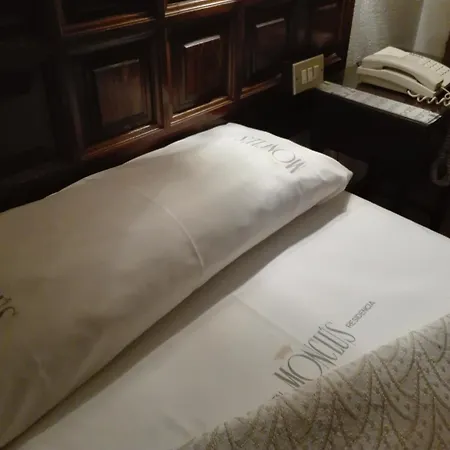 Monclus Hotel