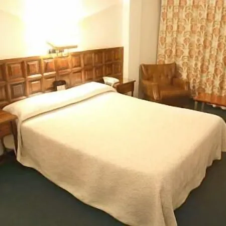 Monclus Otel
