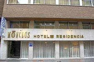 Monclus Hotel 2*